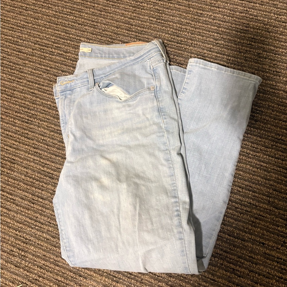 Levi's Women's Straight Leg Jeans in Light Blue
